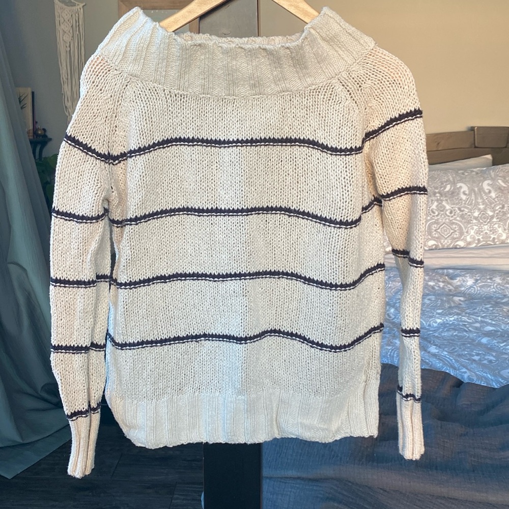 Billibong 100% cotton sweater